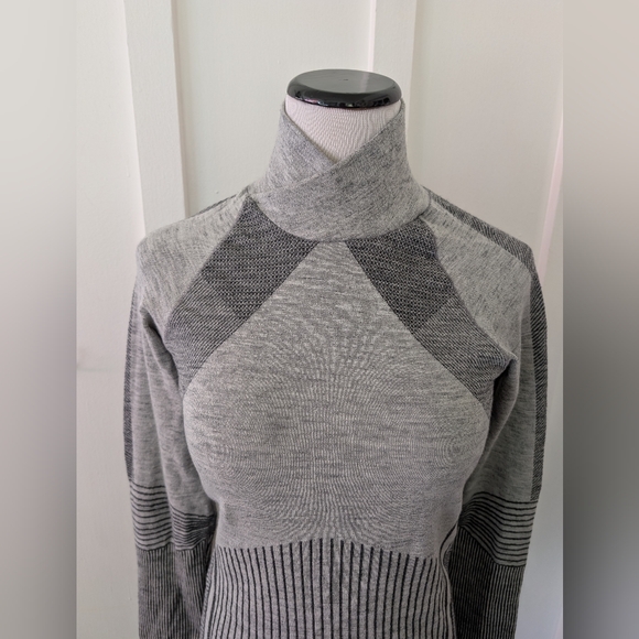 Athleta Base Layer Turtleneck - Picture 4 of 15